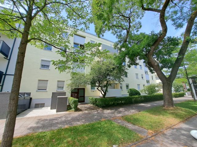 Sehr gut geschnittene, helle 2 Zimmer Wohnung mit Balkon und Tiefgaragenstellplatz zu verkaufen