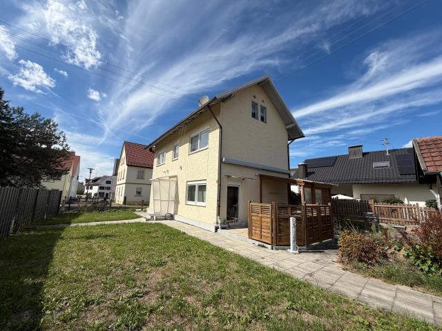 SEHR GEMÜTLICH+ Modernisiertes EFH mit Garten – ruhig & zentral im Herzen von Weißenhorn