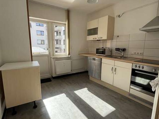 sehr gepflegte 3 Zimmerwohnung mit EBK und Balkon