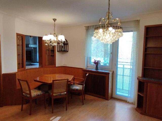 Sehr gepflegte, teilmöblierte 3 Zimmer Balkonwohnung in ruhiger Wohnlage des 23.Bezirks !