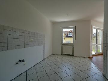 Sehr gepflegte und modernisierte zwei Zimmer Wohnung mit großem Sonnenbalkon in Eltville Martinsthal