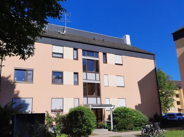 Sehr gepflegte und ruhige 3 Zimmer Wohnung in Stadtbergen zur Eigennutzung oder als Kapitalanlage!