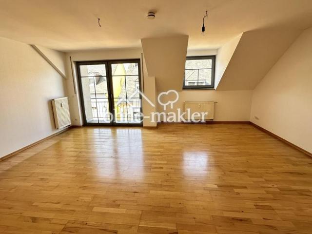 Sehr gepflegte DG Wohnung in Schweich, mit Einbauküche, Balkon, PKW Stellpl