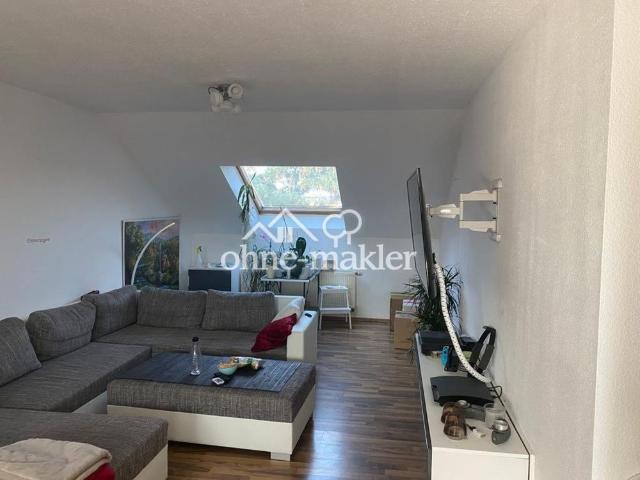 Sehr gepflegte, schöne und lichtdurchflutete 3 Zimmer Dachgeschoßwohnung zu vermieten!