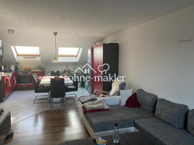 Sehr gepflegte, schöne und lichtdurchflutete 3 Zimmer Dachgeschoßwohnung zu vermieten!