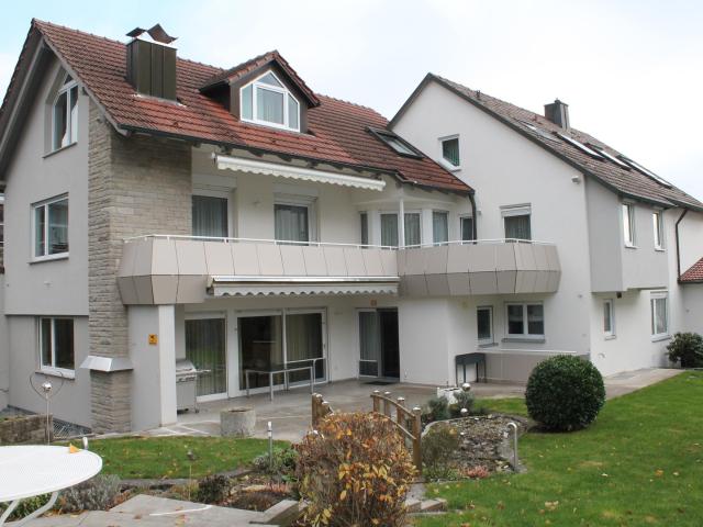 Sehr gepflegtes 4 Familien Wohnhaus mit großem Gartengrundstück in Top Wohnlage von CR