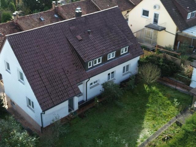 Sehr gepflegtes Ein / Zweifamilienhaus in Lomersheim, Garten, Balkon, Garage