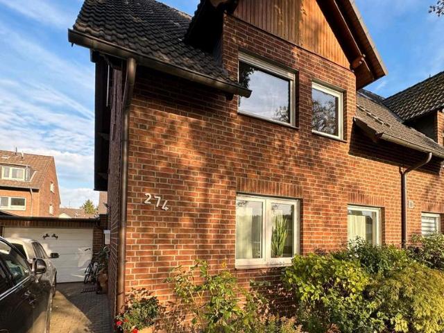 Sehr gepflegtes Reihenendhaus mit Kamin, Garten & großer Garage