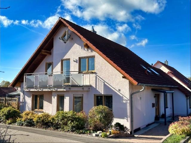Sehr gepflegtes Wohnhaus in schöner Siedlungslage