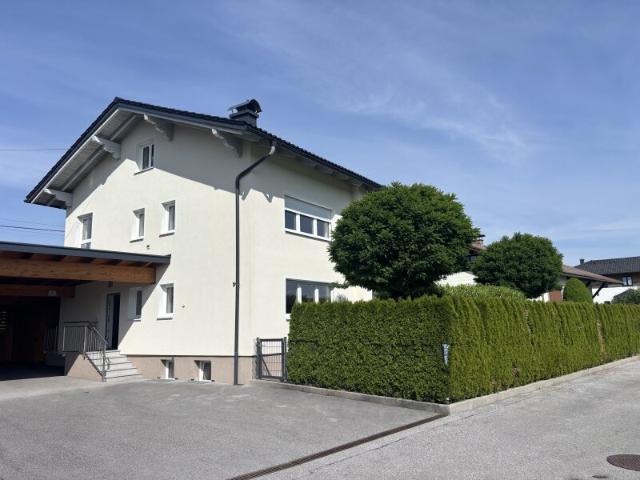 SEHR GEPFLEGTES ZWEIFAMILIENHAUS IN ANTHERING BEI SALZBURG SOFORT ZU BEZIEHEN!