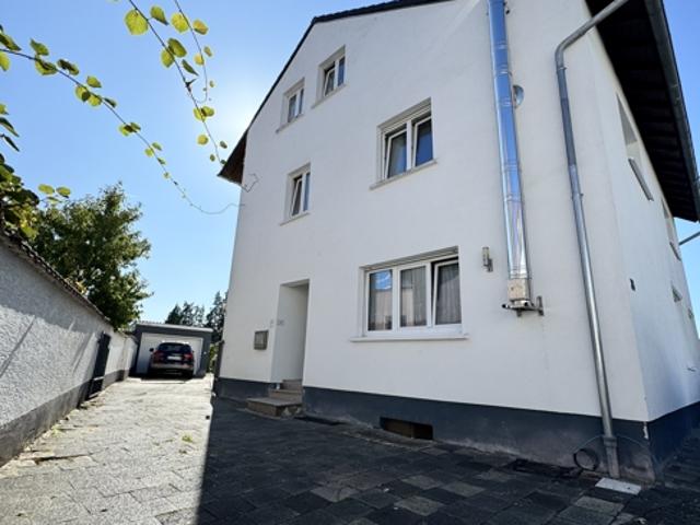 Sehr gepflegtes Zweifamilienhaus/Handwerkerwohnungen im beliebten Rödermark mit fast 9% Rendite