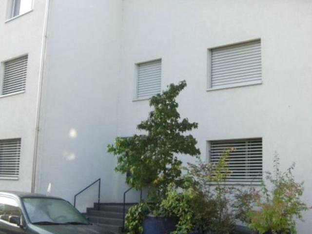 sehr geräumiges Atelier in der Nähe des Dorfzentrums