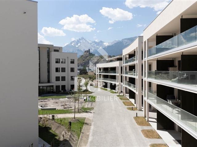 Sehr grosses 2.5p mit privatem Garten und Terrasse