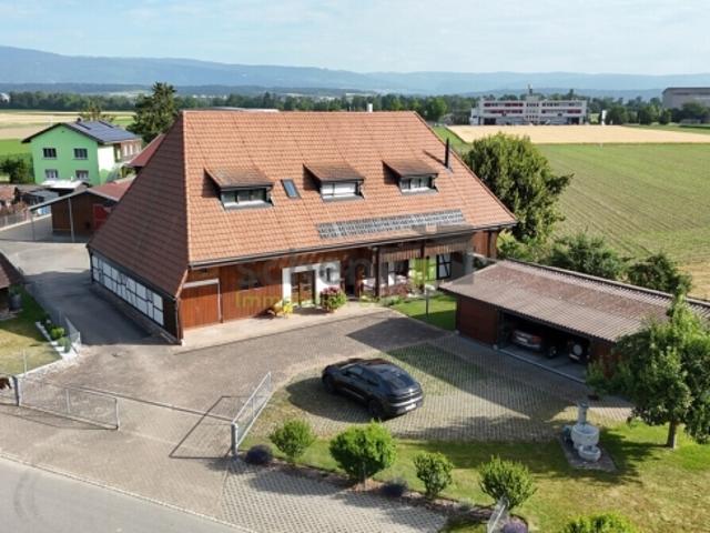 Sehr grosszügiges Haus für Pferdeliebhaber