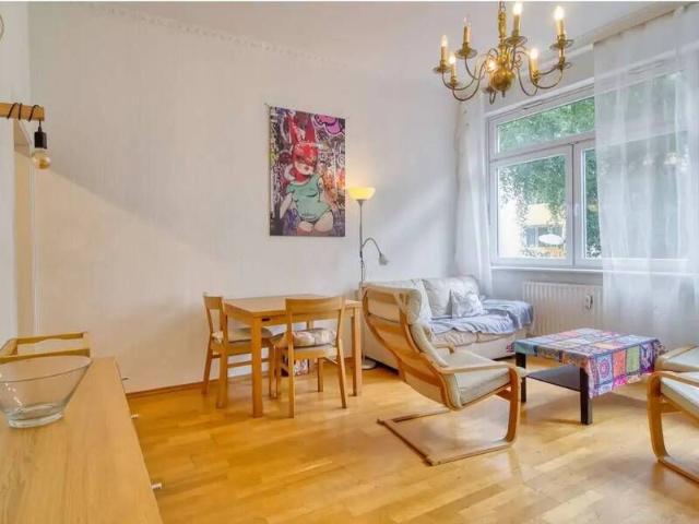 Sehr helle Wohnung direkt am Spreekanal