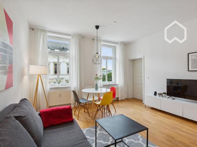 Sehr helle 2 Zimmer Wohnung mit Altbau Charme im Zentrum Süd nahe Karl Liebknecht Strasse, Leipzig Amsterdam Apartments for Rent