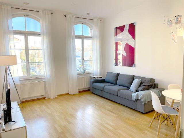 Sehr helle 2 Zimmer Wohnung mit Altbau Charme in historischem Ensemble, Leipzig Amsterdam Apartments for Rent