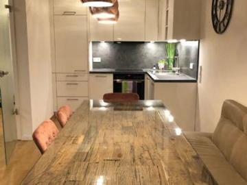 große Citywohnung mit Balkon