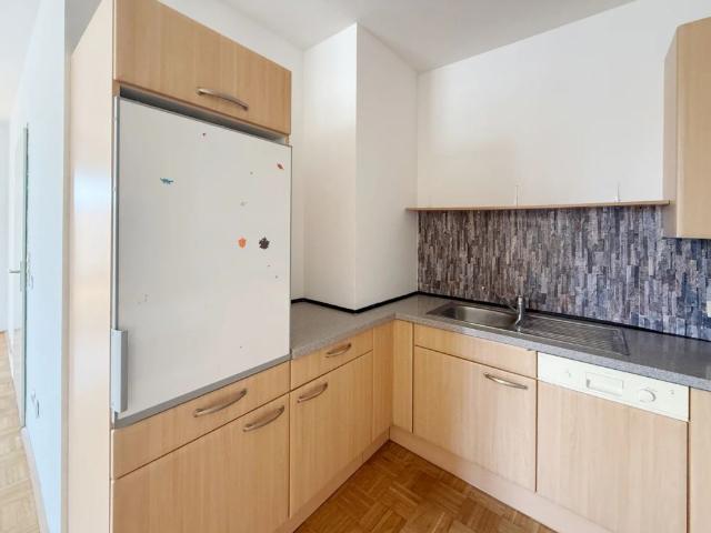 Sehr helle 3 Zimmer Dachgeschosswohnung Nähe Krankenhaus