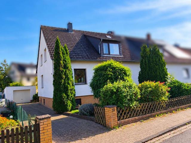Sehr ruhig gelegene DHH in Sehnde Kernstadt, sofort frei, bereits wärmegedämmt