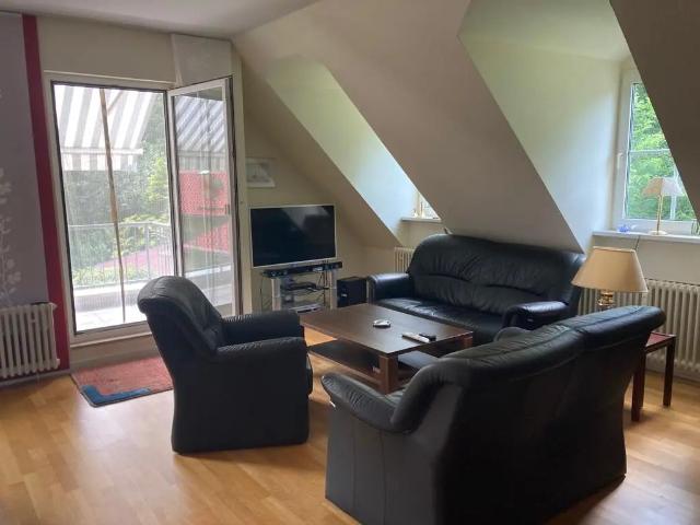 Sehr ruhig gelegene, gepflegte Wohnung mit guter Verkehrsanbindung, direkt am Wald, Berlin Amsterdam Apartments for Rent