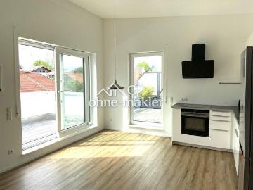 Sehr ruhige, sonnige 2 Zi DG Wohnung! 2 Dachterrassen! Zentrum Holzkirchen!