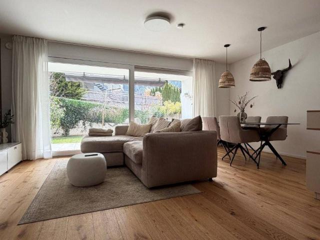 sehr schön ausgestattete 3 ZimmerGartenwohnung mit Terrasse und TG Platz in ruhiger Lage von Weer
