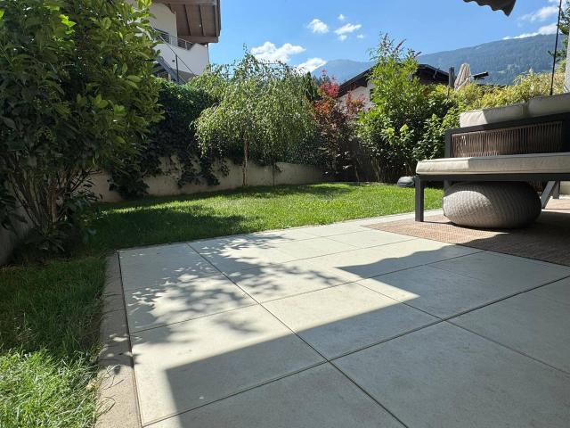 sehr schön ausgestattete 3 ZimmerGartenwohnung mit Terrasse und TG Platz in ruhiger Lage von Weer