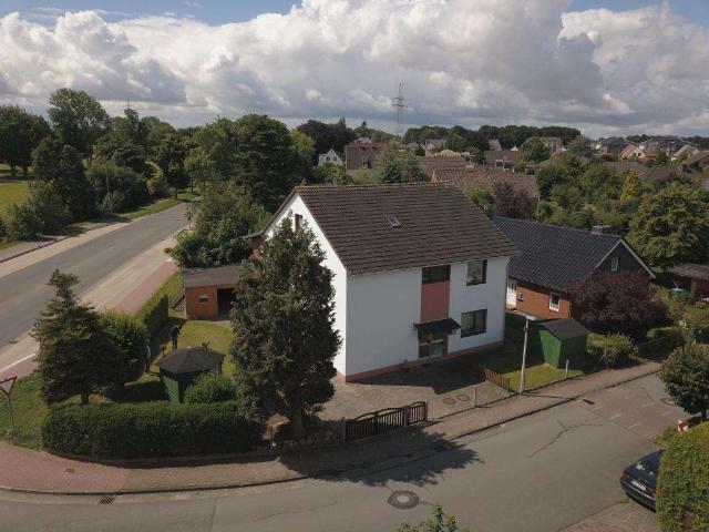 Sehr schöne 4 Zimmer Wohnung mit Dachterrasse und Einbauküche in Debstedt