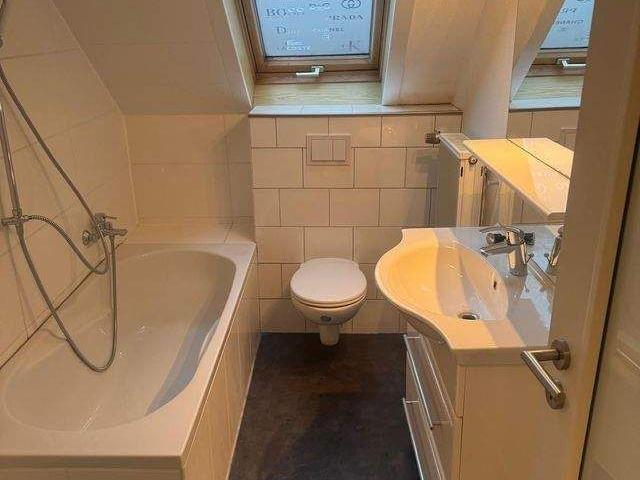 Sehr schöne 4 Zimmer DG Wohnung Rosdorf Mengershausen