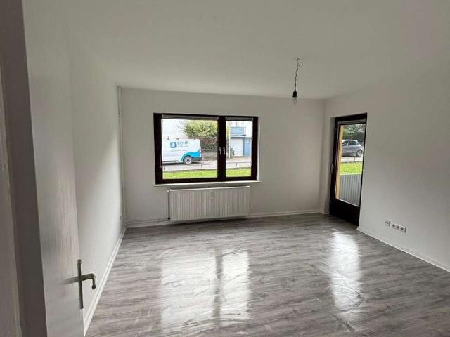 Sehr schöne 4 ZKB im EG mit Balkon sucht neuen Mieter