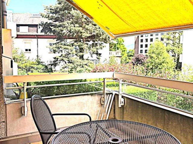 Sehr schöne 5,5 Zimmer Wohnung, komplett möbliert mit Balkon in Petit Saconnex/Geneva