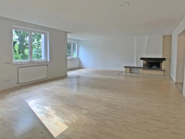 sehr schöne 6 Zimmer Wohnung 222m² mit Garten, Terrasse & Garage in 1180 Wien zu mieten!
