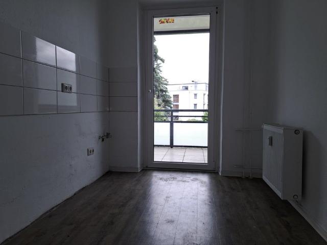 Sehr schöne 2 Raumwohnung im 2. OG mit Balkon und Vinylboden in Zentrumsnähe.