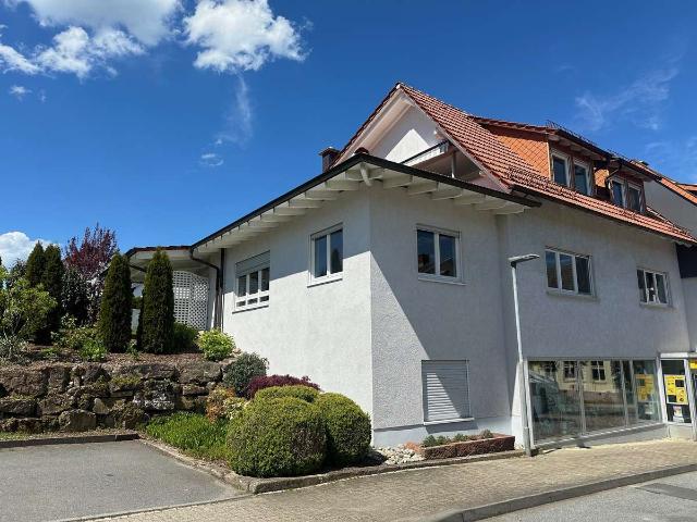 Sehr schöne 2 Zimmer Wohnung mit gehobener Ausstattung mit Balkon und Einbauküche in Mudau