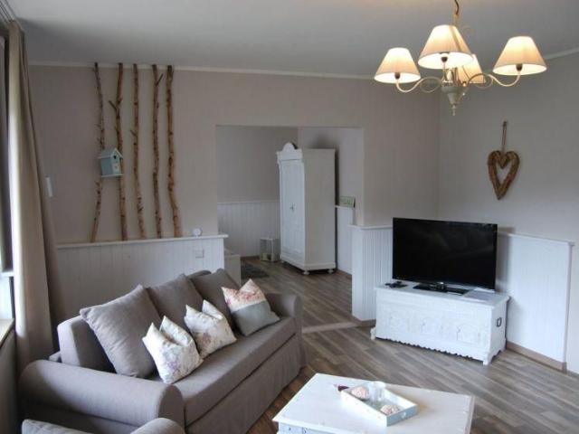 Sehr schöne 2,5 Zimmer Wohnung in Sonniger Lage