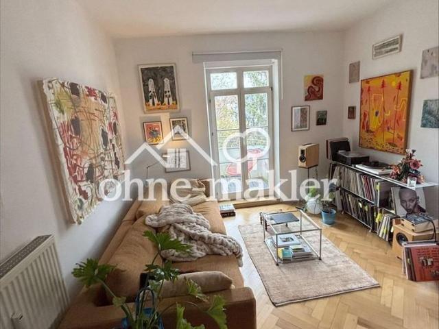 Sehr schöne 3 Zi Whg mit EBK und großem Balkon in einem Jugendstilhaus in Würzburg Sanderau