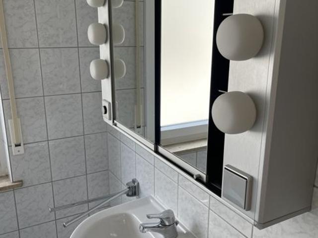 Sehr schöne 3 Zimmer Whg mit großer Terrasse und Gartenbenutzung