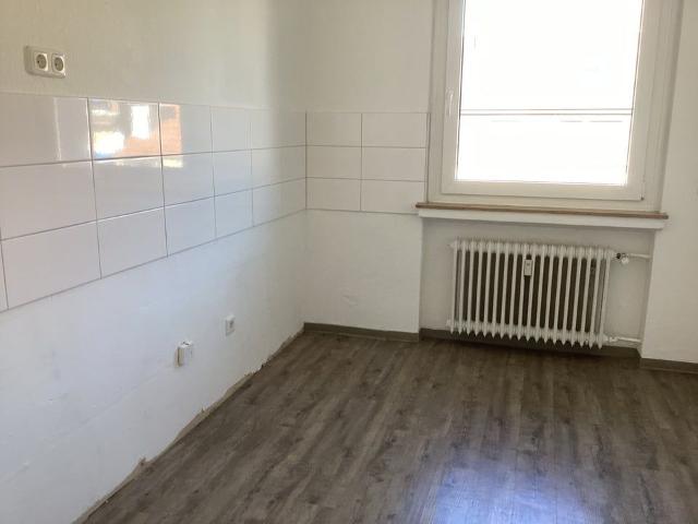 Sehr schöne 3 Zimmer Wohnung mit Balkon in bester Lage!