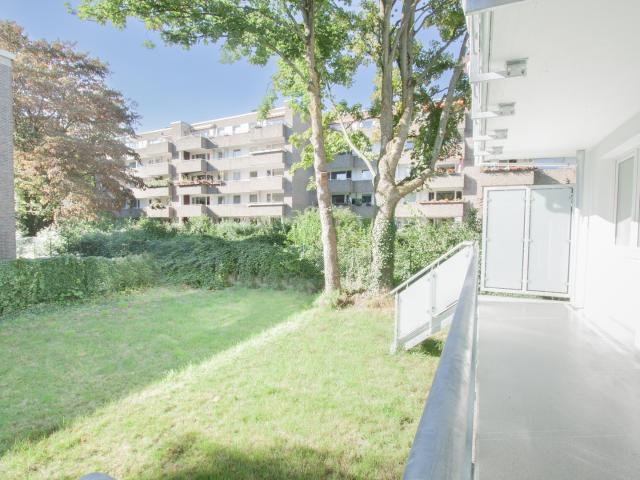 Sehr schöne 3 Zimmer Wohnung mit Balkon und 240 qm großem Garten