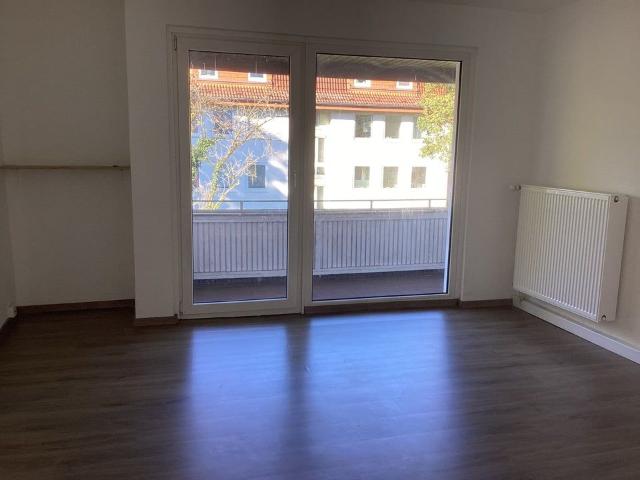 Sehr schöne 3 Zimmer Wohnung mit Blick ins Grüne!