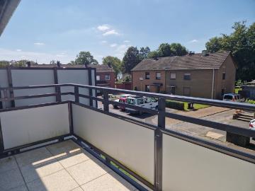 Sehr schöne 3 Zimmer Wohnung mit großem Balkon!