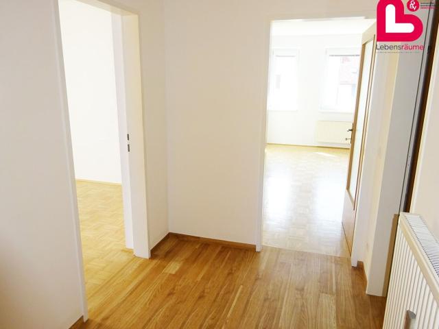 Sehr Schöne 3 Zimmer Wohnung in Kirchdorf/Krems mit Loggia und Tg Abstellplatz