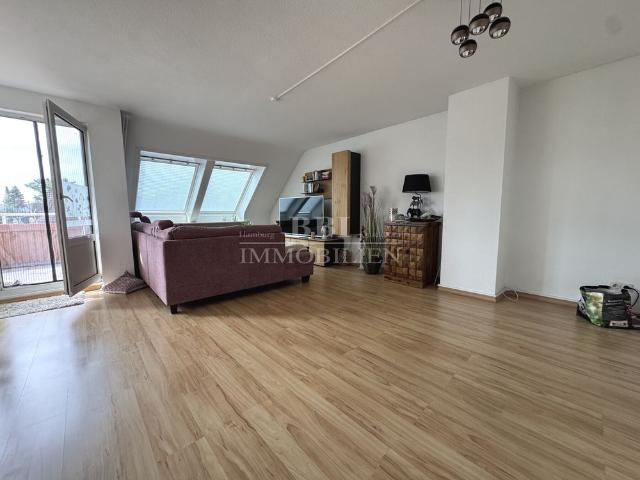 Sehr schöne 3 Zimmer Maisonette Wohnung mit Balkon und Carport Stellplatz