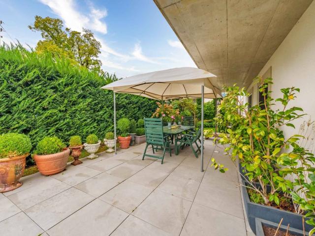 Sehr schöne 3,5 Zimmer Wohnung mit Terrasse/Garten und Aussicht