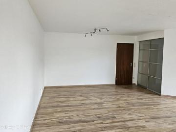 Sehr schöne und gut aufgeteilte renovierte 2,5 Zimmer Wohnung im Zentrum von Leonberg!