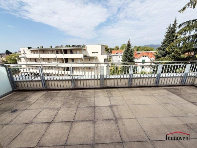 Sehr schöne und helle 2 Zimmerwohnung mit großer Terrasse!