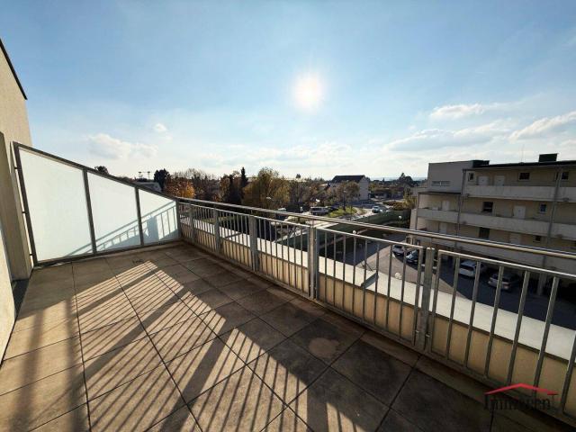 Sehr schöne und helle 2 Zimmerwohnung mit großer Terrasse!