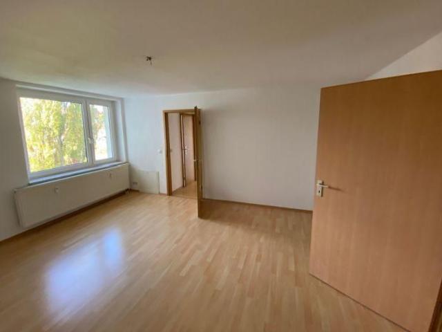 Sehr schöne und sanierte helle 5 Raum Wohnung