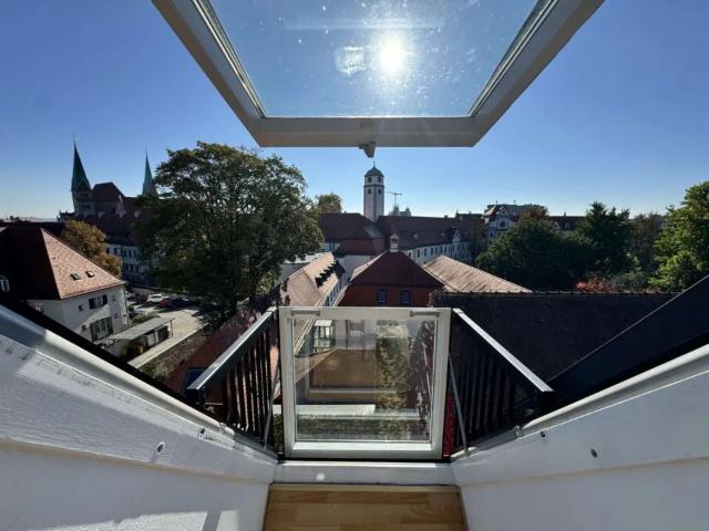 Sehr schöne Galeriewohnung über den Dächern von Augsburg